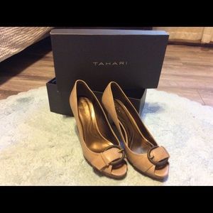 High heel leather shoes